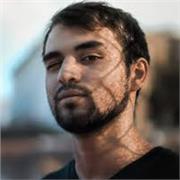 Diplomato all'estero in una scuola internazionale con lezioni e maturità in inglese. Ho le giuste competenze per farti migliorare